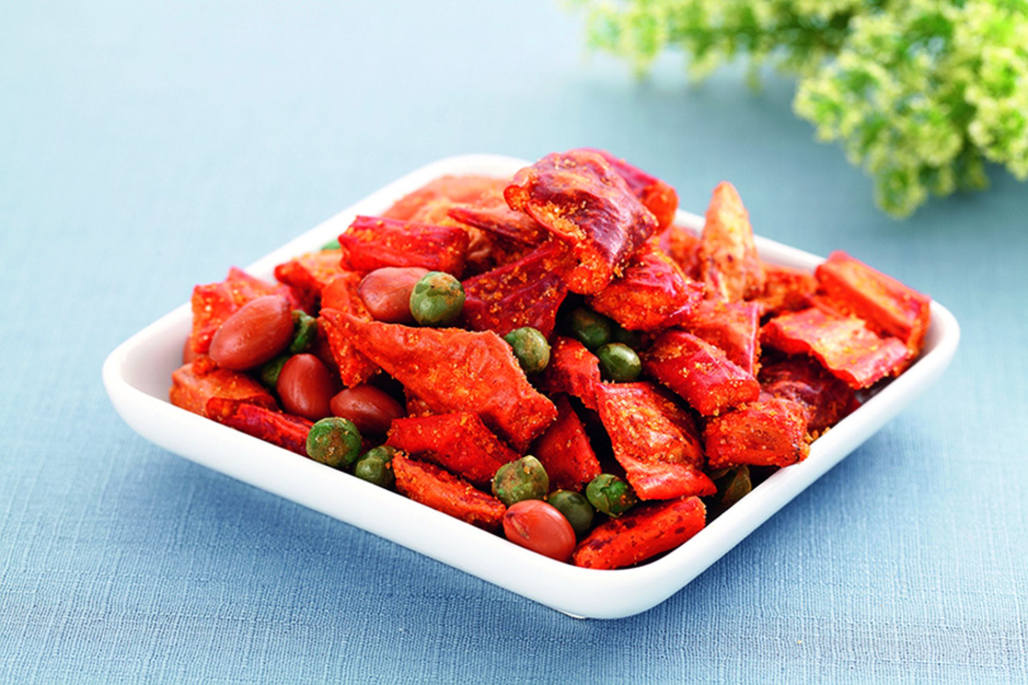 今年獲得比利時iTQi三星絕佳風味獎的香酥甘梅脆椒(左)與一星肯定的嗆辣芥末脆椒(右)。(振禾食品提供) 今年獲得比利時iTQi三星絕佳風味獎的香酥甘梅脆椒(左)與一星肯定的嗆辣芥末脆椒(右)。(振禾食品提供)