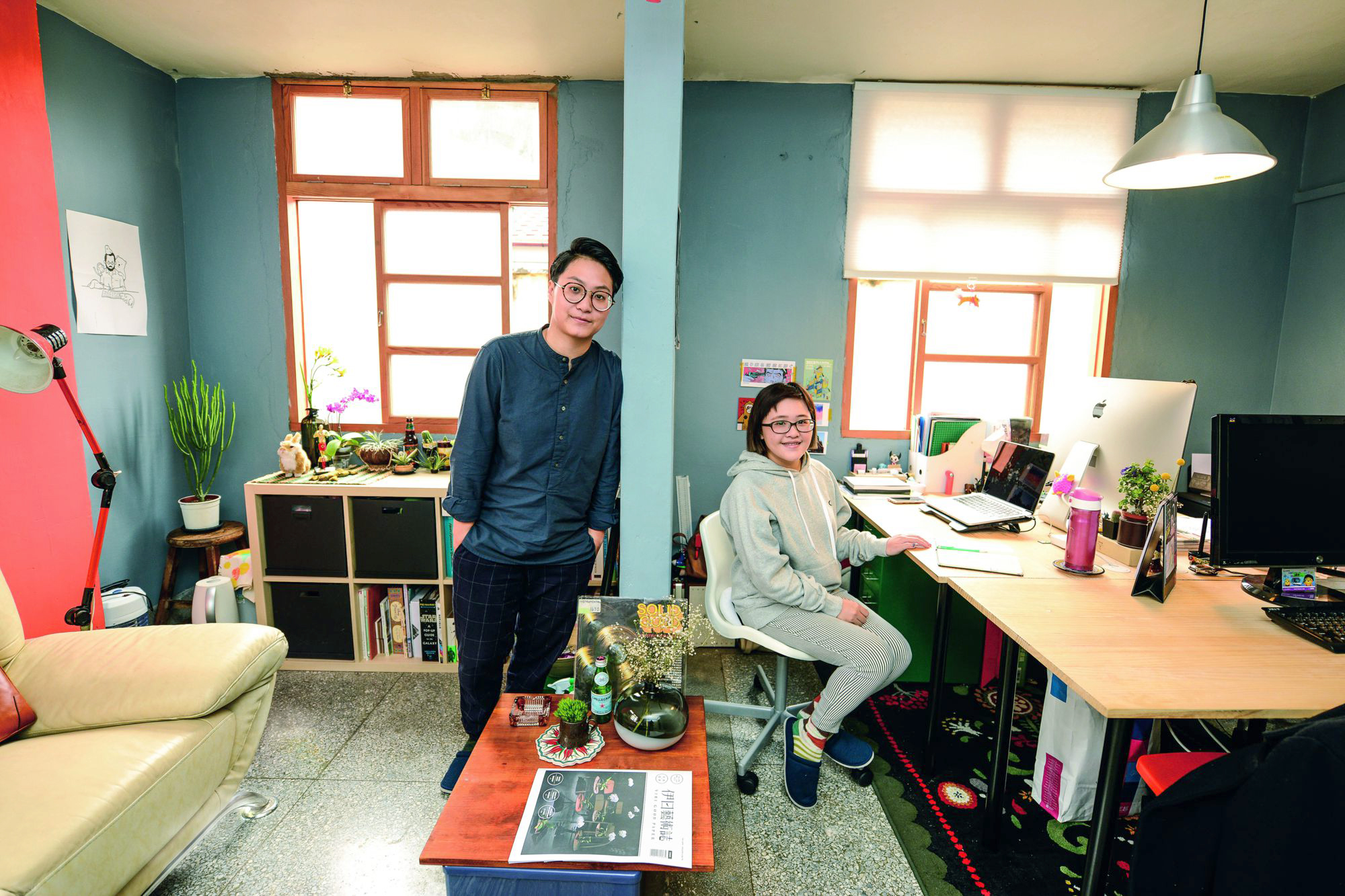 黃于瑄（左）林宜蓁（右）從紙藝找到 設計靈感，成立「執作設計」工作室。