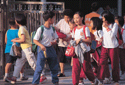 先生はパパとママ−−「在宅学習」がスタート - Taiwan Panorama, image size:1080x730