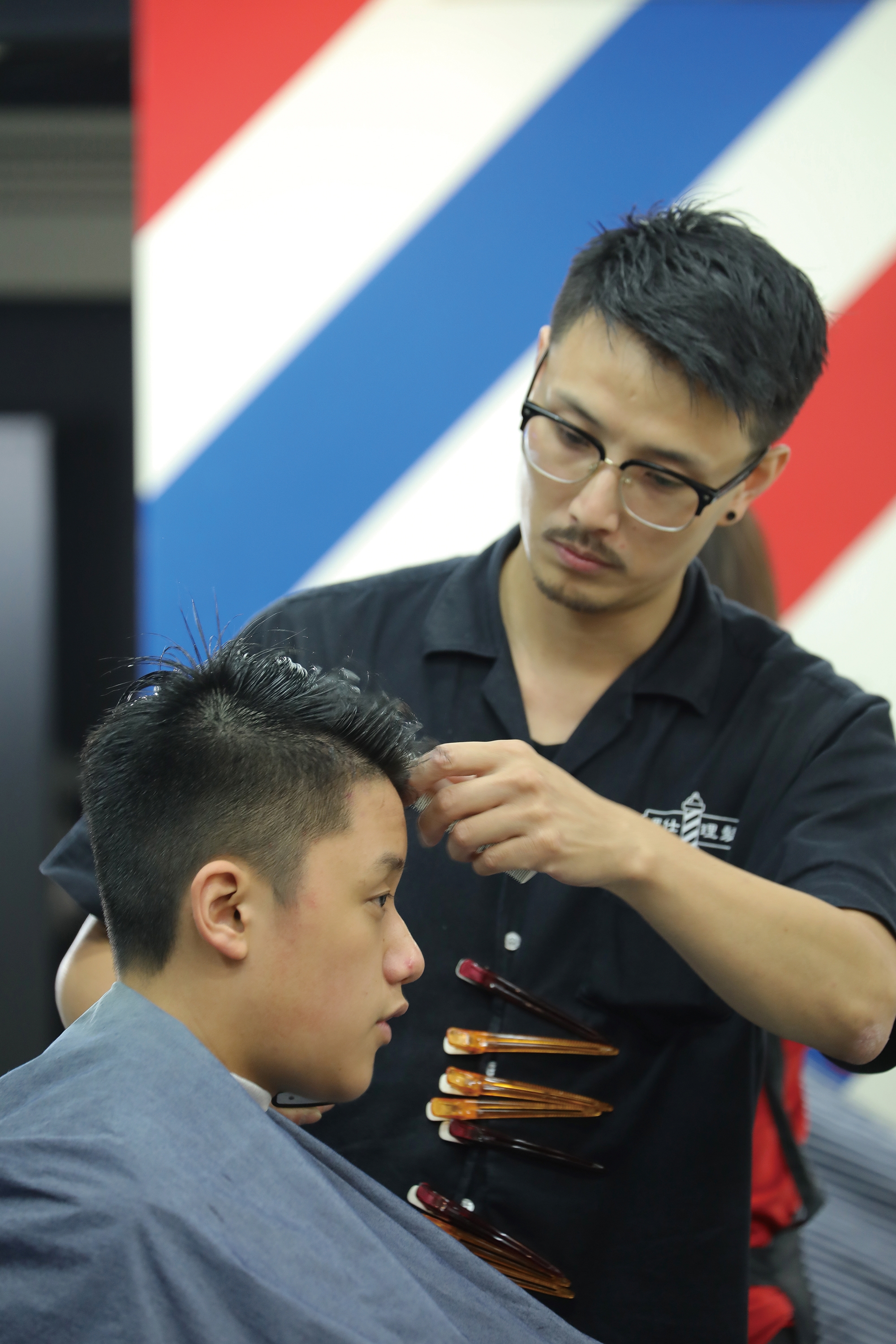 バーバー文化を再び よみがえる古きよき時代の理髪店 伝統の技と、真心の交流 - Taiwan Panorama, image size:1080x1620