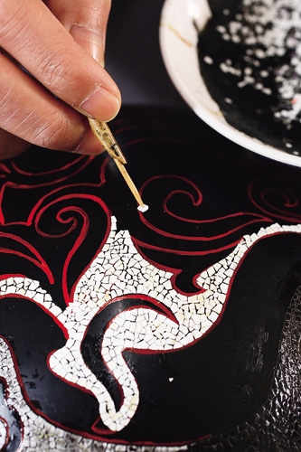 在七彩漆藝中脫胎換骨- 台灣光華雜誌