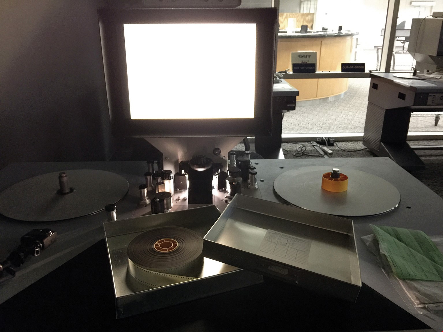 收藏台灣記憶的紙本、膠卷