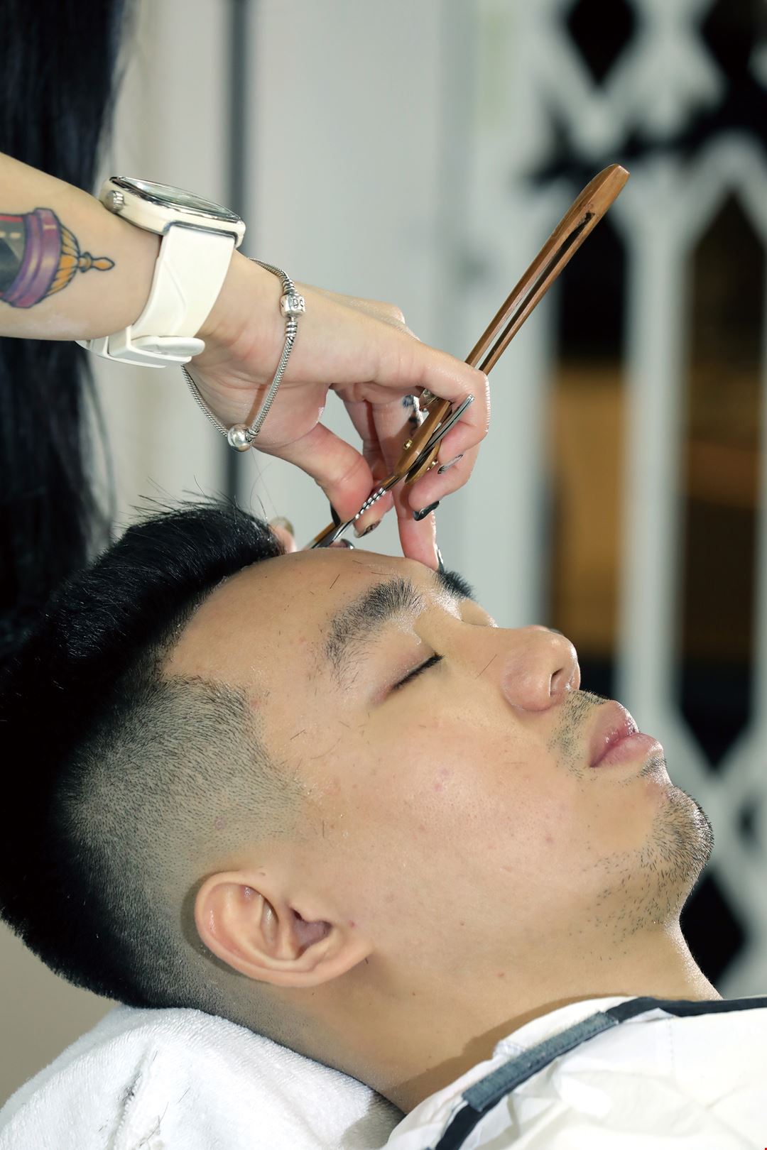 バーバー文化を再び よみがえる古きよき時代の理髪店 伝統の技と 真心の交流 Taiwan Panorama