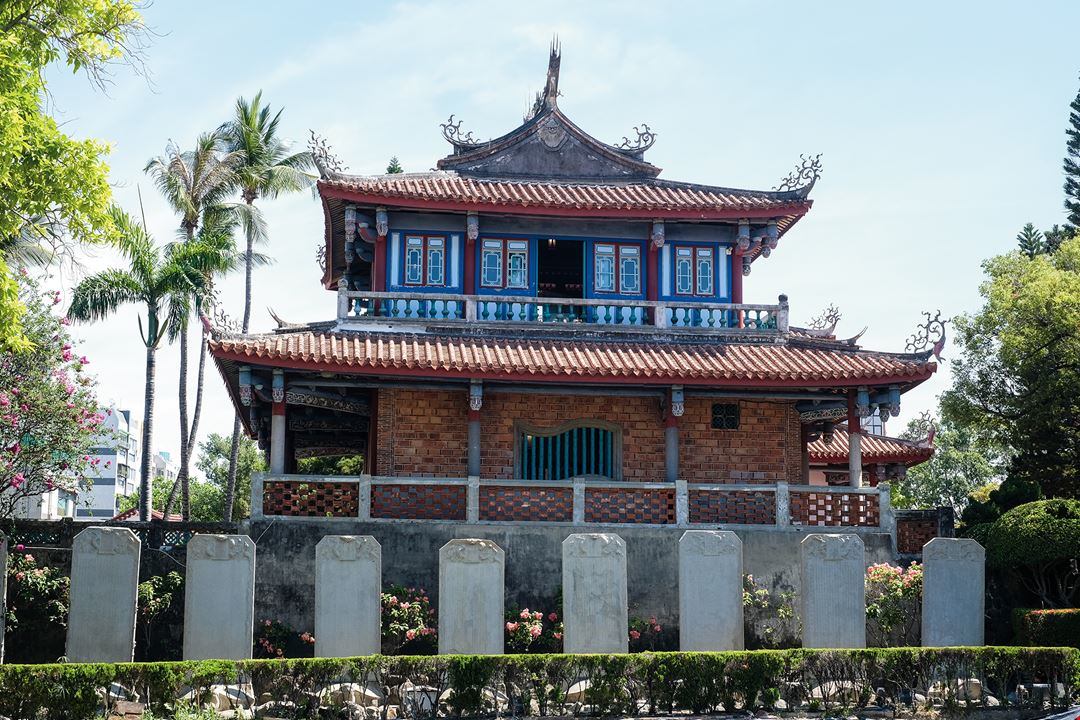 閱讀台灣歷史地層 亮光的起點 成為真正的人 台灣光華雜誌