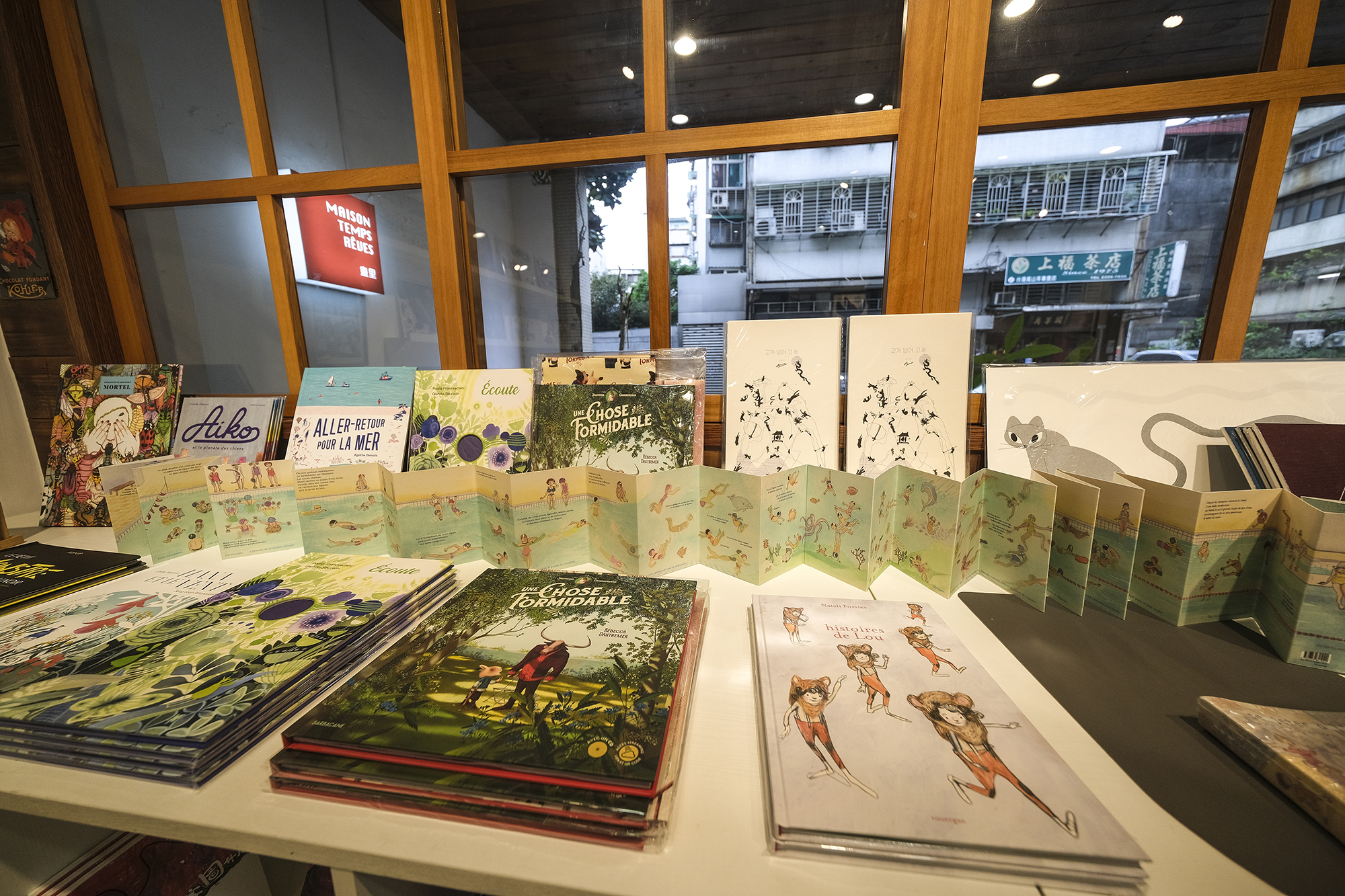 Champions of Foreign-Language Books: Maison Temps-Rves and Librairie Le  Pigeonnier - Taiwan Panorama